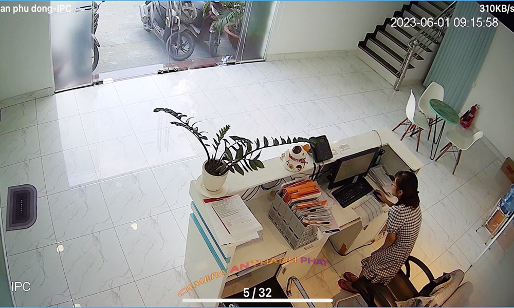 Hình  Camera Giám Sát  thực tế  chip hình ảnh sử dụng  2.0 megapixel  Chất lượng đúng tiêu chuẩn  của bộ Lắp Camera IP Trọn Bộ Cho Lớp Học sử dụng mã DS-2CD1323G0E-I(L)