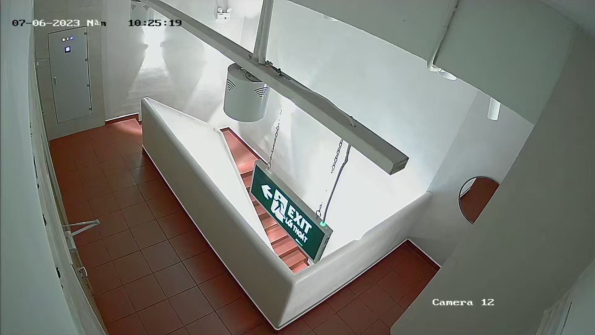 Hình  Camera  thực tế  Chất Lượng Hình  2.0 MP FULL HD 1080P  Sắc nét tiết kiệm chi phí  của bộ Lắp đặt trọn gói 4 camera cho hồ bơi sử dụng mã DS-2CE16D0T-IR